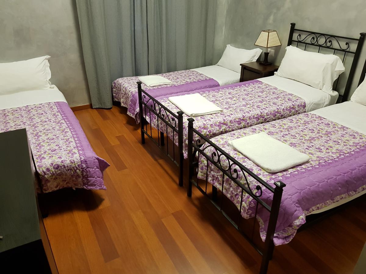 Rome Napoleone Rooms ภายนอก รูปภาพ